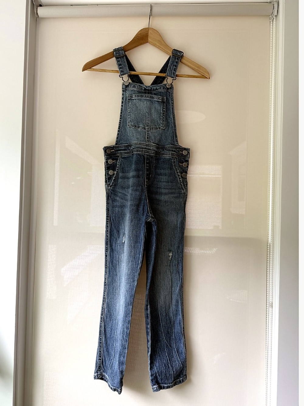 Cat & Jack Girls Stretch Denim Overalls Medium 8 Blue Distressed Adjustable Stra
